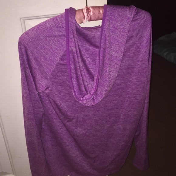 Under armor pullover - Picture 2 of 2